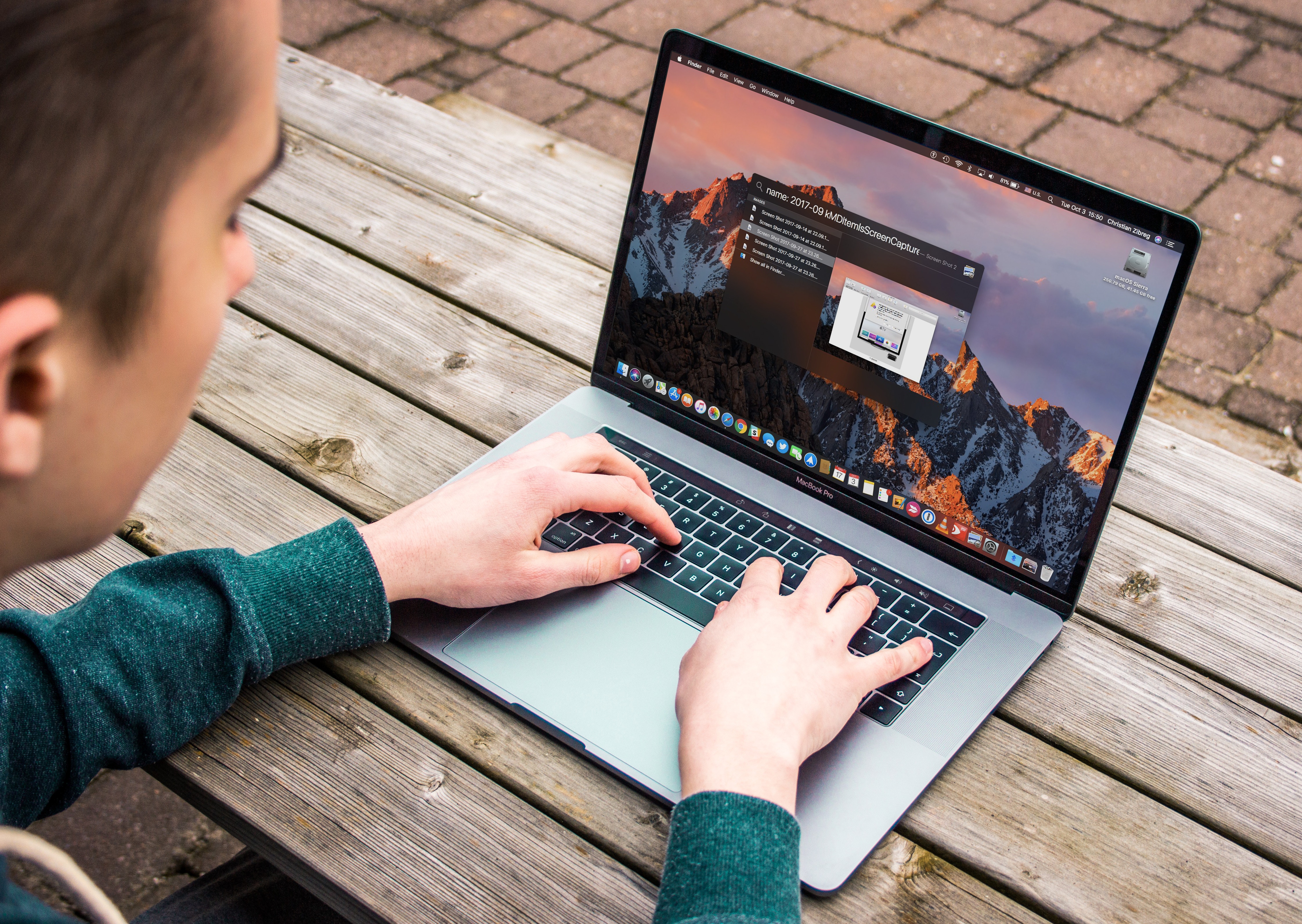 bram-naus-551904-unsplash-1